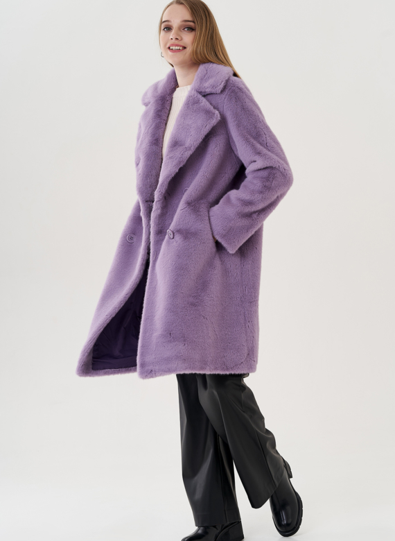 Женское пальто из эко меха на пуговицах