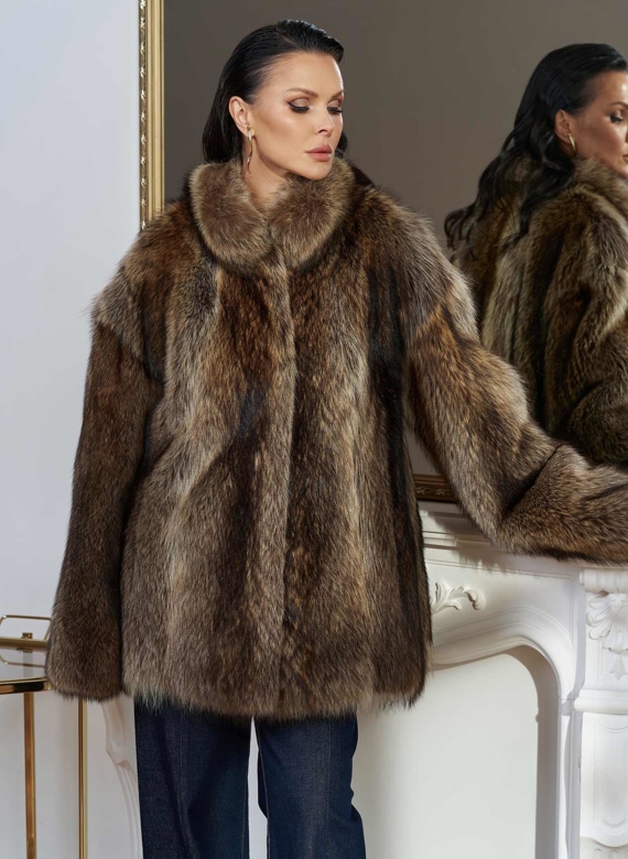 Шуба из меха канадского енота