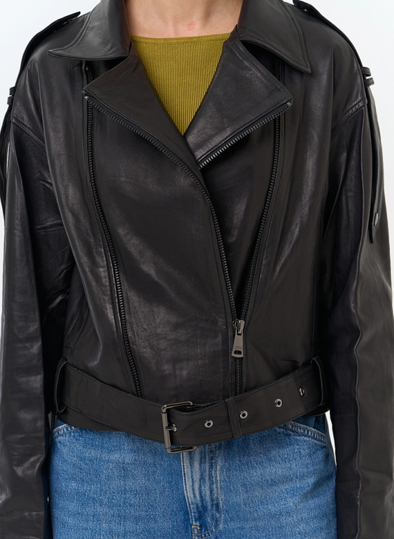 Женская куртка косуха из натуральной кожи фото