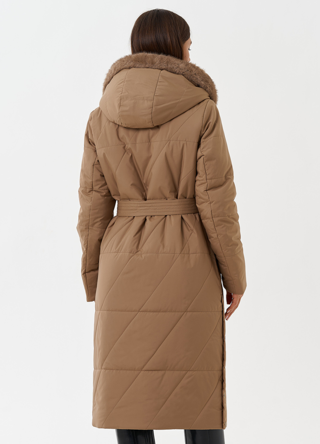 Пуховик с капюшоном из эко меха модель № 28400 универмаг малина