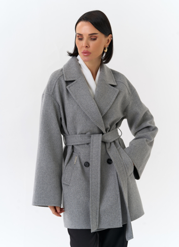 Женское укороченное пальто в сером цвете