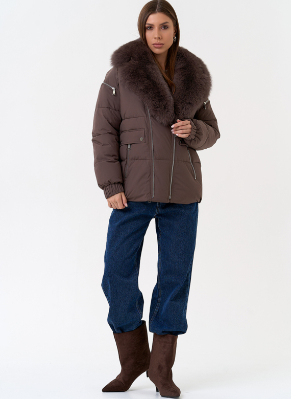 Женский пуховик с воротником из меха песца