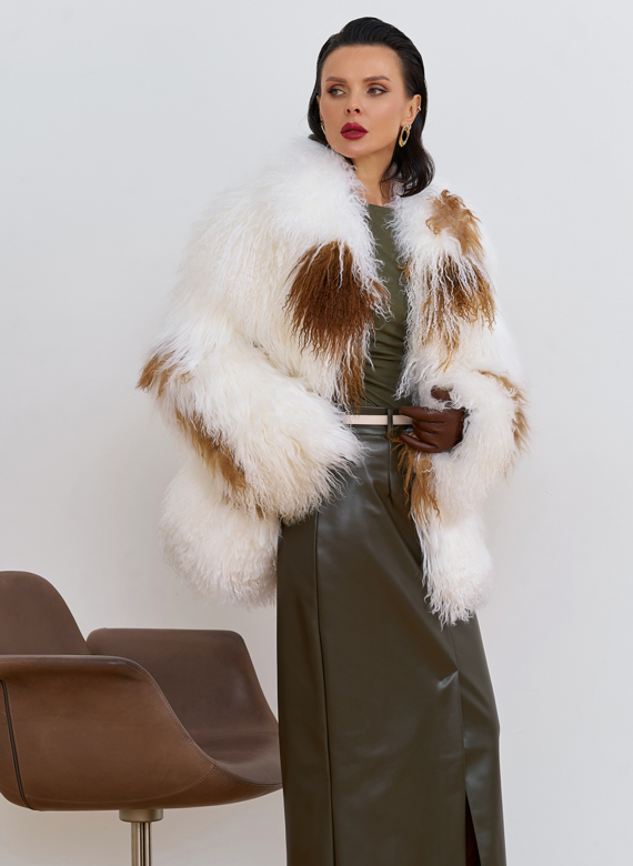 Женская шуба из меха ламы