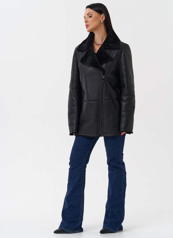 Женская дубленка черного цвета 