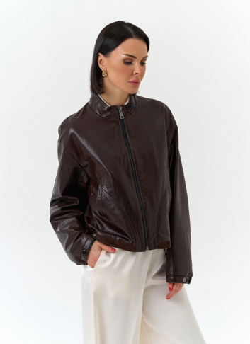 Женская короткая куртка из натуральной кожи