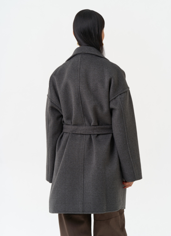 Женское укороченное пальто с поясом