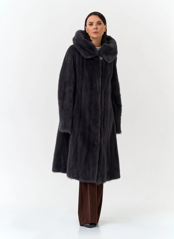 Шуба из меха норки с капюшоном