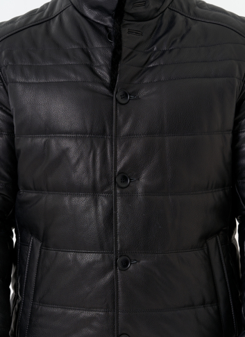 Пуховик из натуральной кожи с воротником стойкой