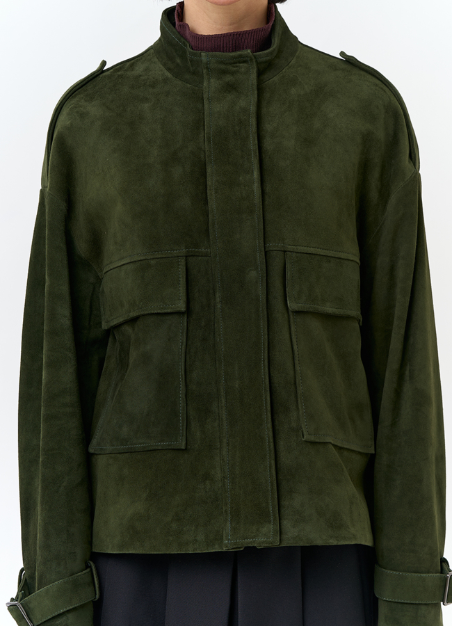 Женская куртка из натуральной замши зеленого цвета модель № 32727 в рассрочку