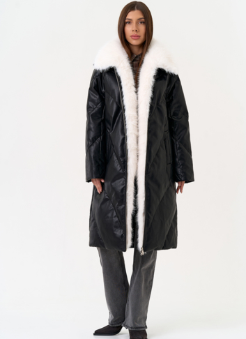 Женский пуховик из эко кожи с отделкой из эко меха