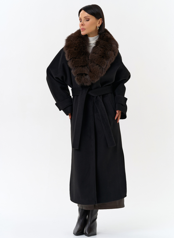 Женское утепленное пальто с отделкой из меха песца