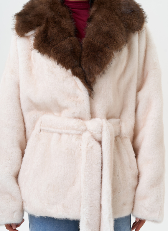 Женская куртка из эко меха