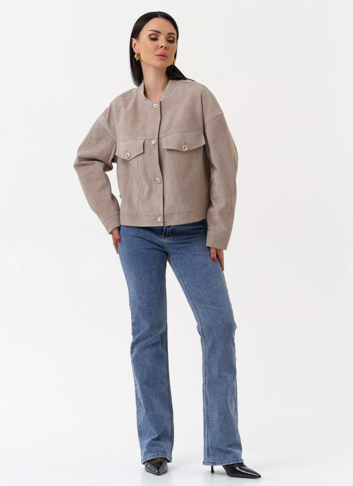 Светлая куртка из замши