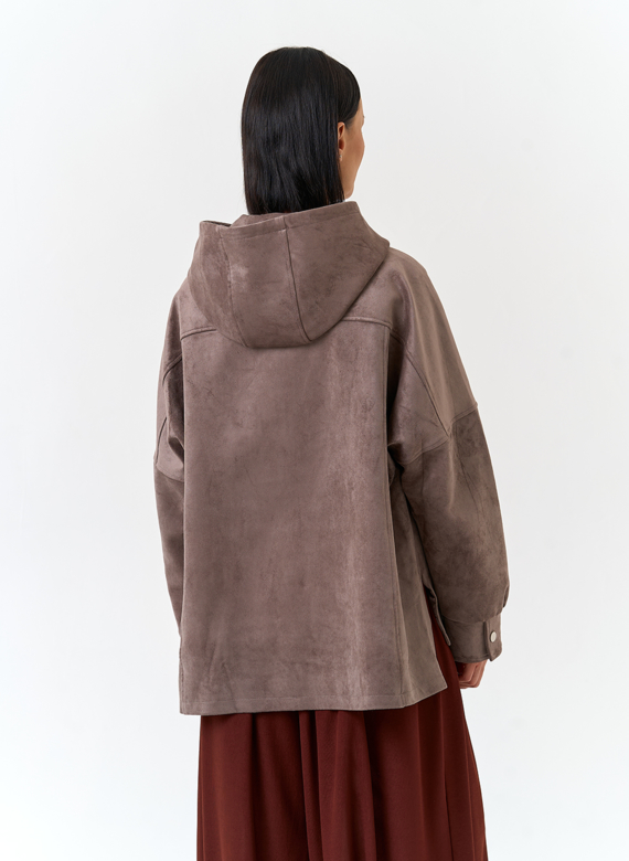 Женская куртка из эко замши с капюшоном