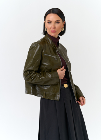 Женская куртка из натуральной кожи зеленого цвета