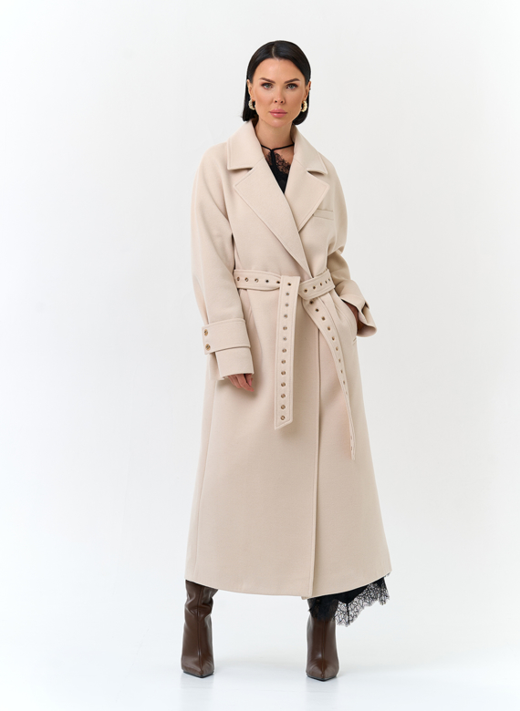 Женское пальто с акцентным поясом
