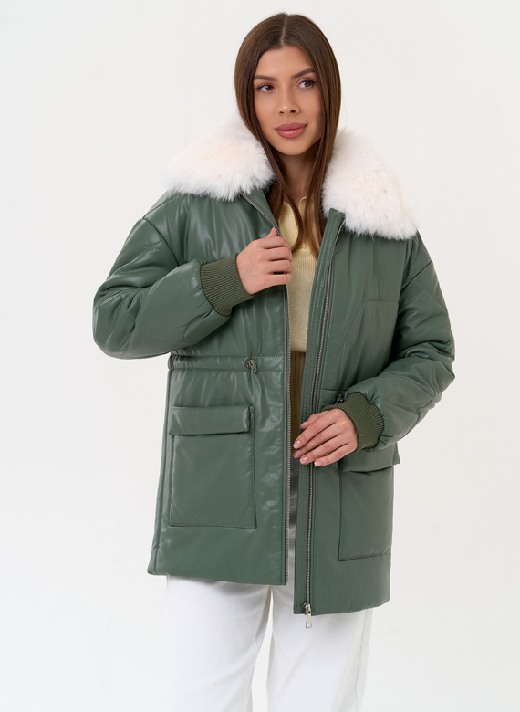 Женский пуховик из эко кожи с воротником из эко меха