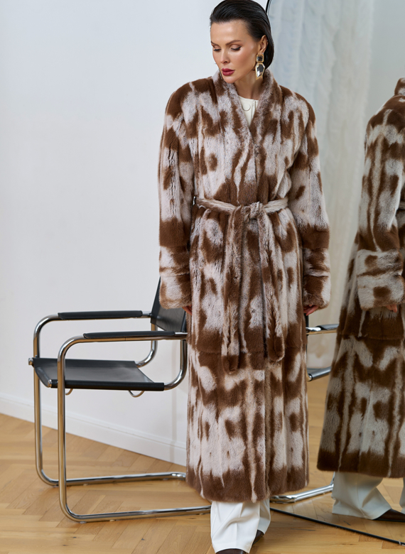 Шуба из норки с анималистичным принтом