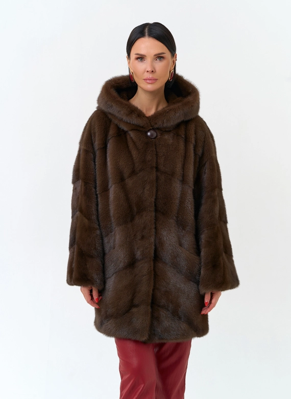 Женская шуба из меха норки с капюшоном фото