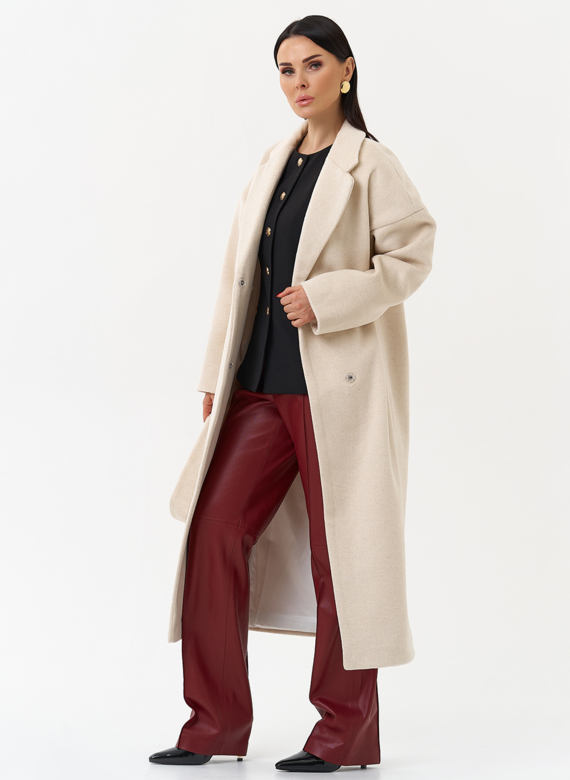 Женское пальто с английским воротником
