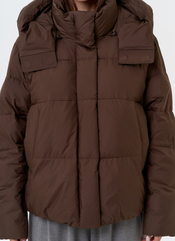 Женский пуховик с капюшоном