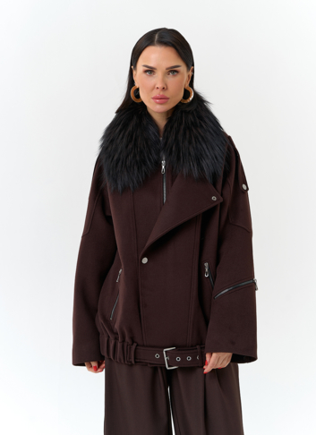 Женское укороченное пальто с отделкой из меха лисы