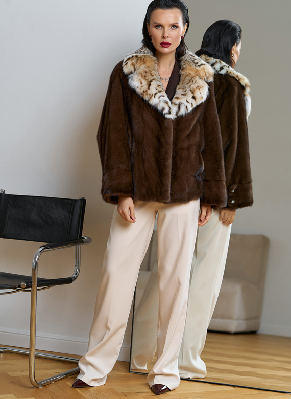 Куртка из меха норки с английским воротником из меха рыси